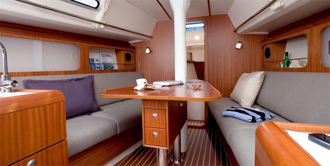 Dehler 32 saloon  © SW